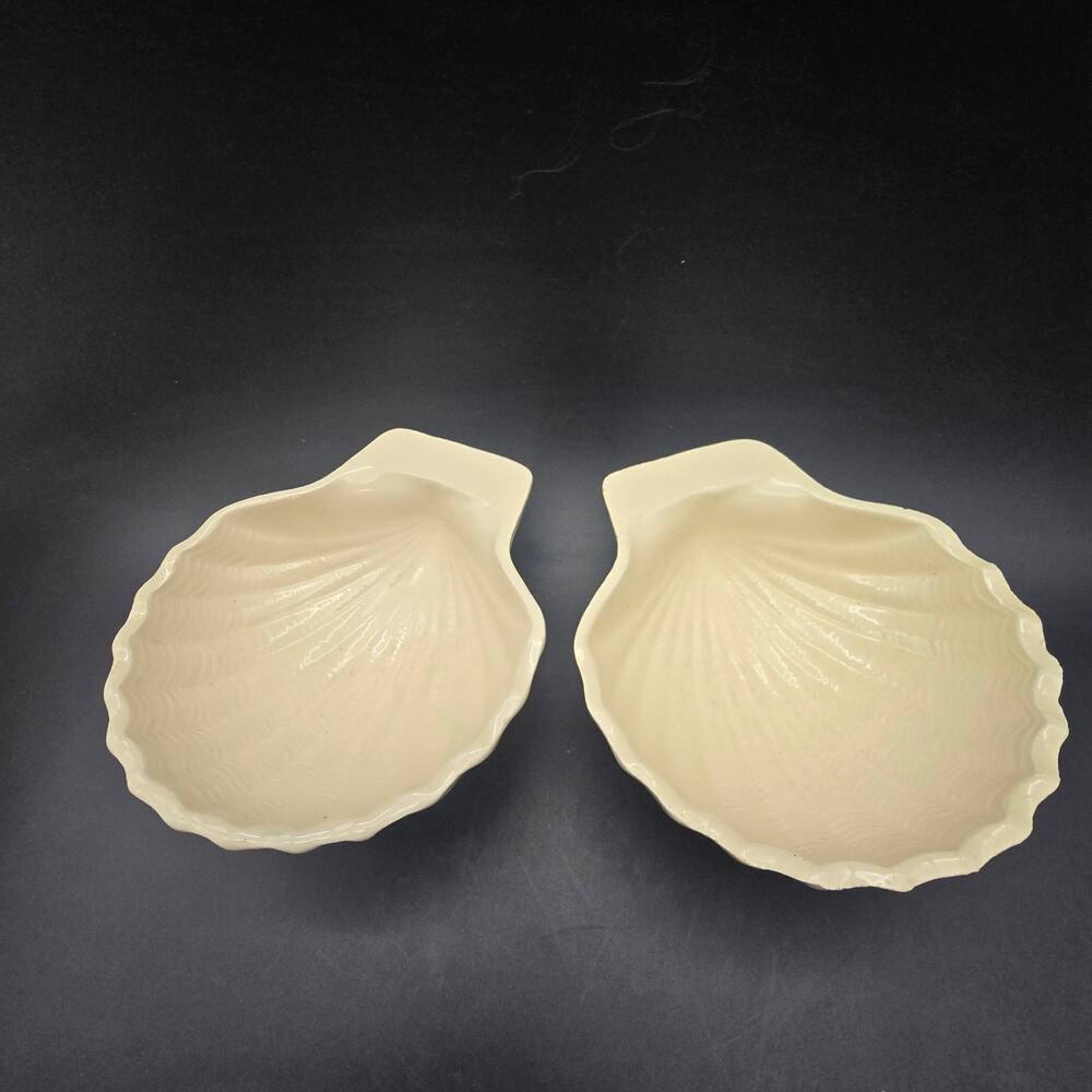 McCoy Pottery Cream Sea Shell Dishes Set of Two Vintage USA Ceramic‎